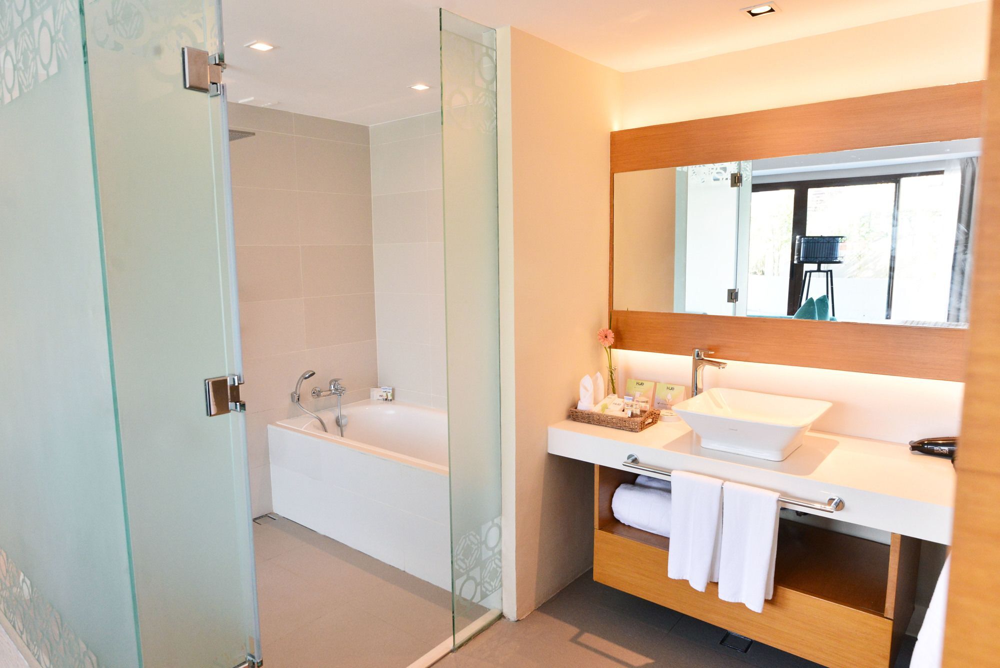 Hue Hotels And Resorts Boracay Managed By Hii Manoc-Manoc Bagian luar foto